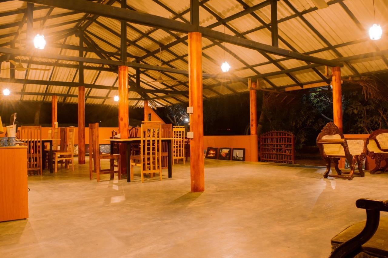 Sarada Beach Resort Yala ทิซซามาฮารามา ภายนอก รูปภาพ