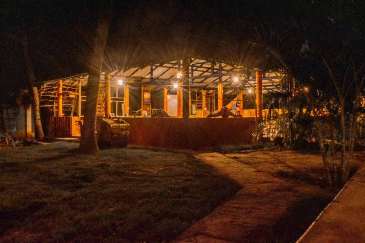 Sarada Beach Resort Yala ทิซซามาฮารามา ภายนอก รูปภาพ