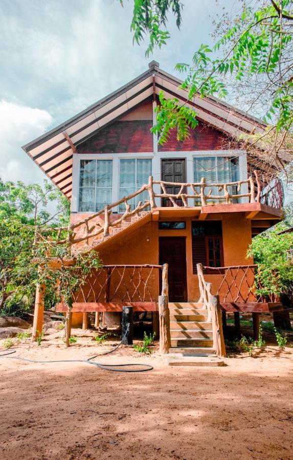 Sarada Beach Resort Yala ทิซซามาฮารามา ภายนอก รูปภาพ