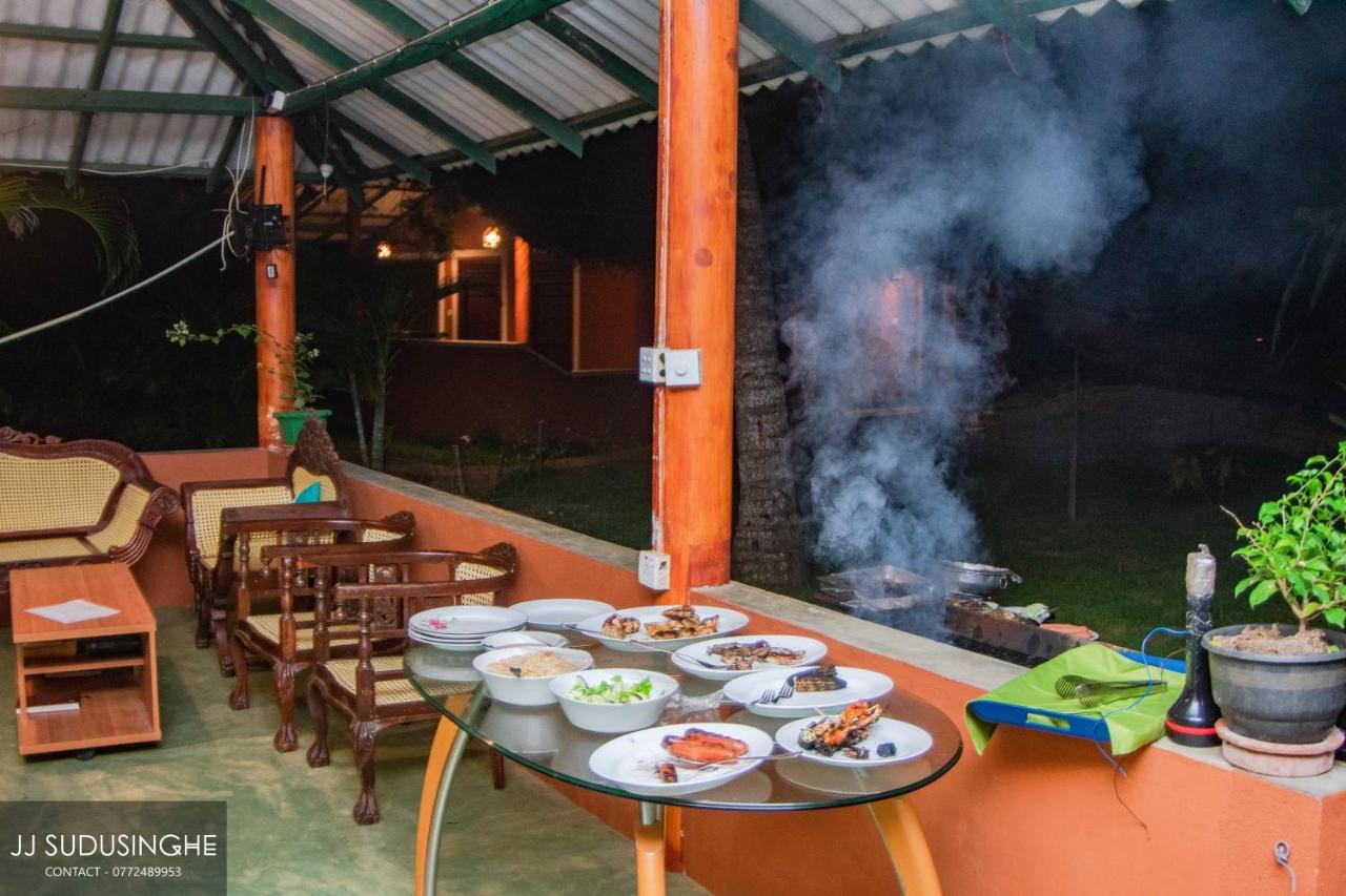 Sarada Beach Resort Yala ทิซซามาฮารามา ภายนอก รูปภาพ