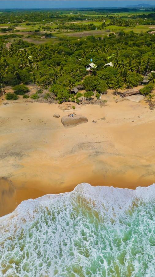Sarada Beach Resort Yala ทิซซามาฮารามา ภายนอก รูปภาพ