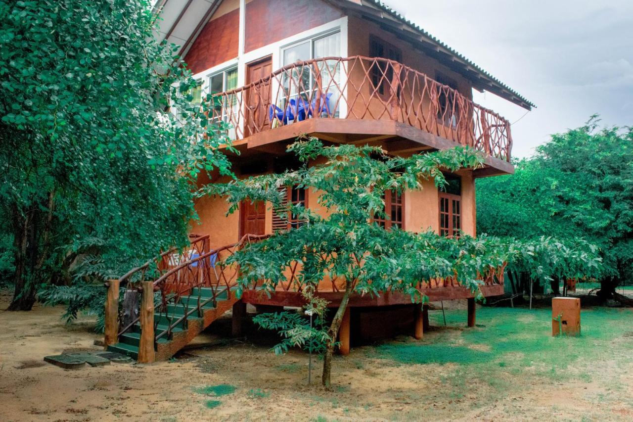 Sarada Beach Resort Yala ทิซซามาฮารามา ภายนอก รูปภาพ